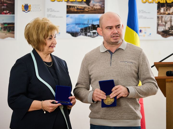 „ROLUL FEMEII ÎN SOCIETATEA ROMÂNEASC?. EGALITATEA ÎNTRE FEMEI ?I